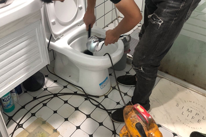 炎陵马桶堵塞自己疏通还是找师傅?专业上门服务让你省时更省心
